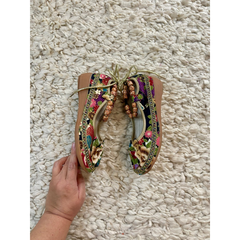 Women's Unbranded Black Multi-color Floral Beaded Flats size 36 - Picture 4 of 11